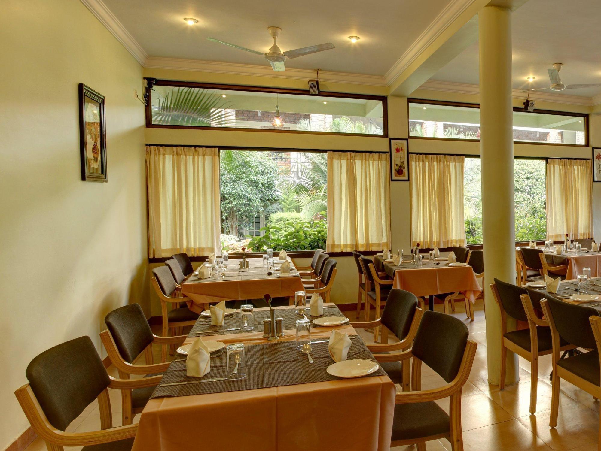 Hotel Le Ruchi The Prince Mysore Bagian luar foto