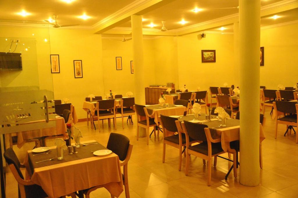 Hotel Le Ruchi The Prince Mysore Bagian luar foto