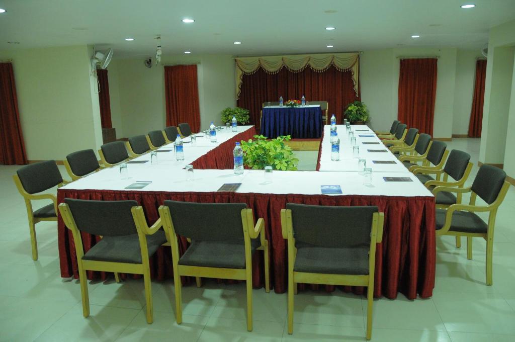 Hotel Le Ruchi The Prince Mysore Bagian luar foto