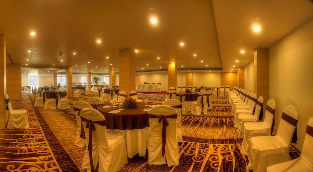 Hotel Le Ruchi The Prince Mysore Bagian luar foto