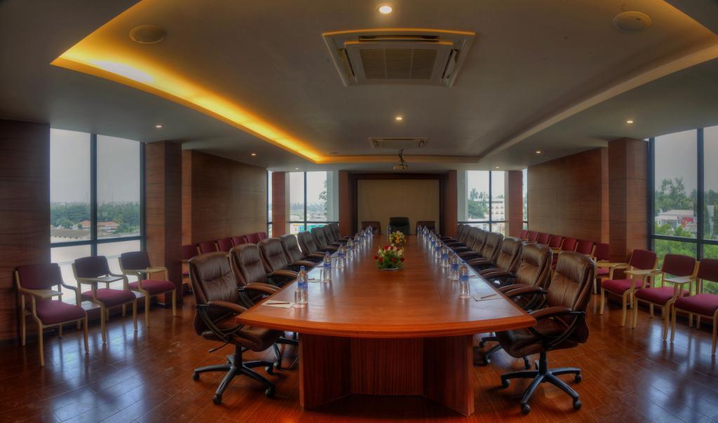Hotel Le Ruchi The Prince Mysore Bagian luar foto